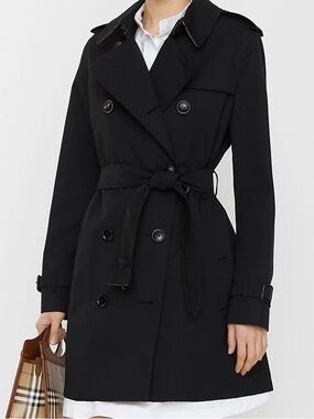 Burberry Kensington black trench coat in  medium length (35”) US size 10